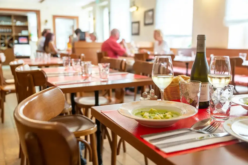 Hôtel Restaurant Famille Bourgeois "La Cote des Monts Damnés"