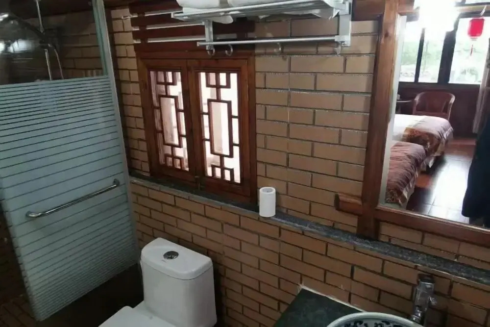 Huangshan Hongcun Yihu Lvyuan Inn