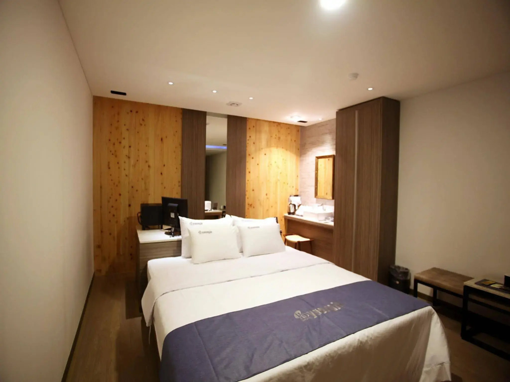 Yeongju Hotel