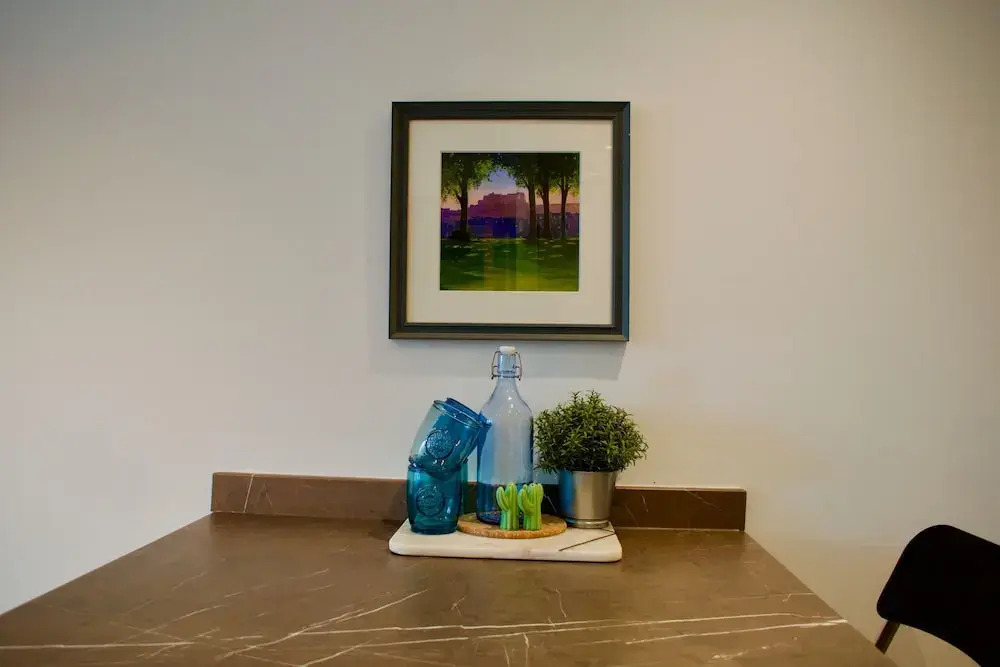 Bright and Welcoming 2 Bedroom Leith Flat