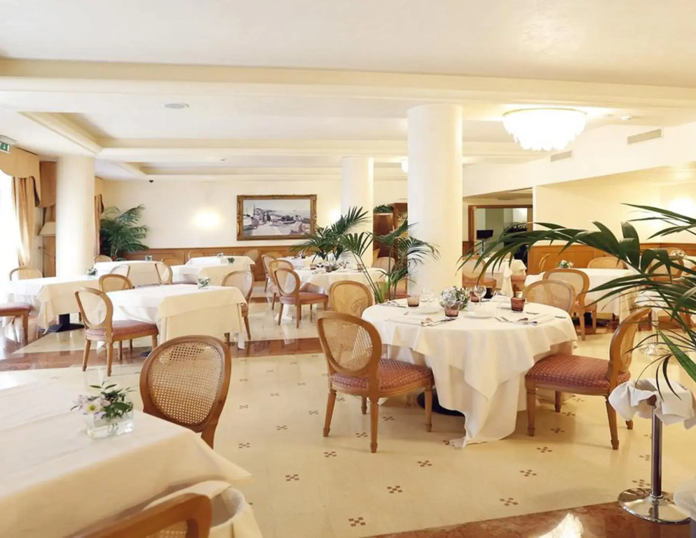 Hotel Savoy Palace