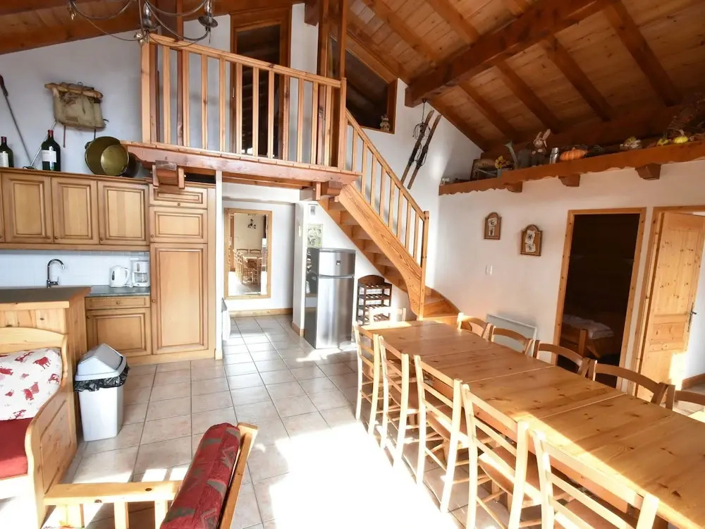 Beautiful Chalet in the Nice Village Centre, on the South