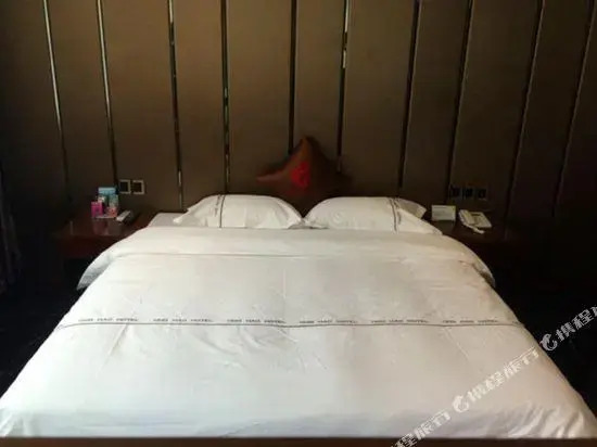 Luzhou Yinghao Holiday Hotel