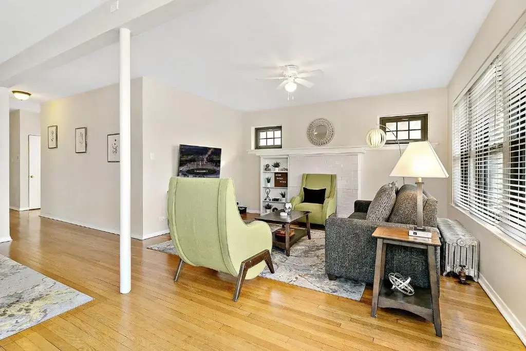 Lit & Trendy 1-Bedroom Apt in the Iconic Hyde Park