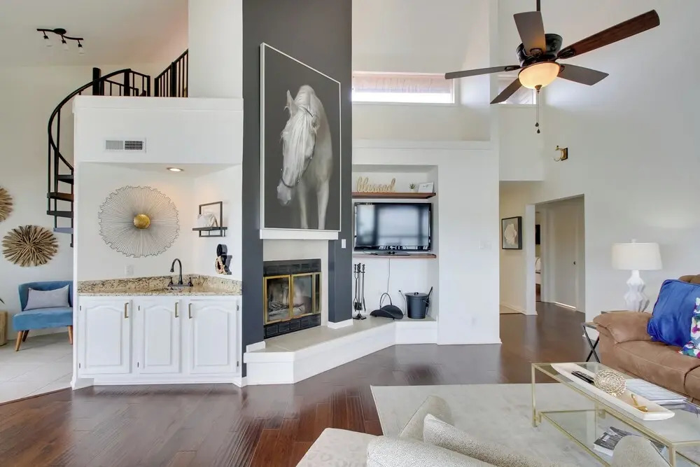 Million-dollar Views: Condo on Lake Hamilton!