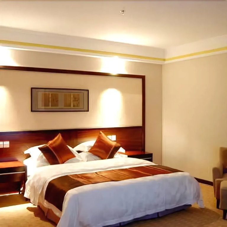 Golden Oriental Business Hotel