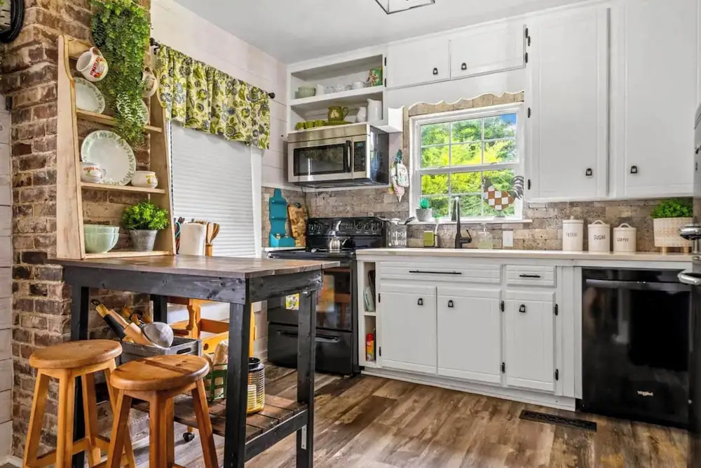 2BR Charming Cottage Mins From Oaklawn Race Track