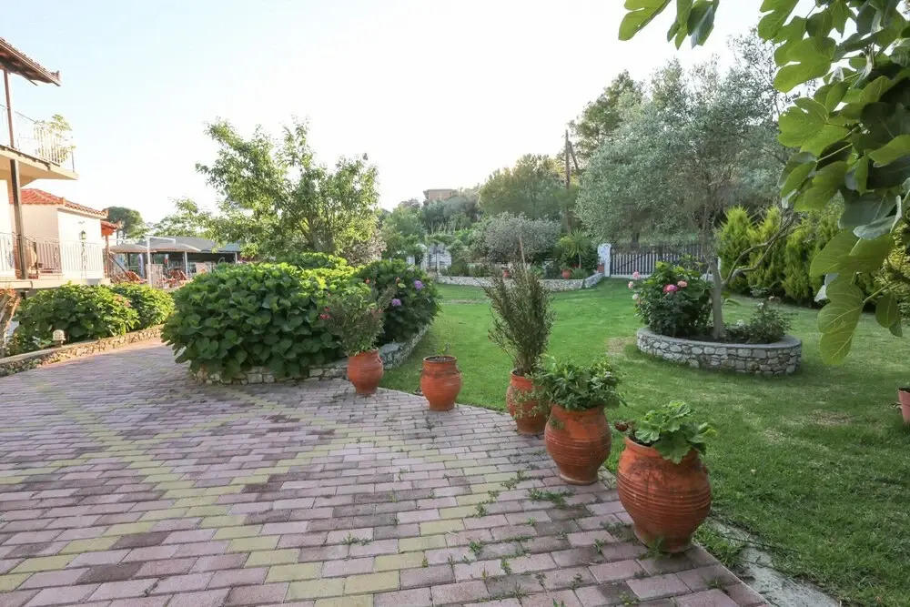 Theodora Studios & Suites
