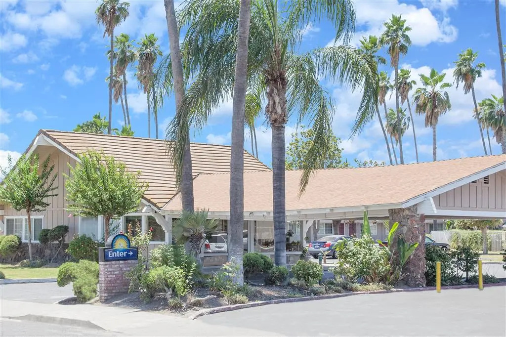 Days Inn by Wyndham Fresno Central