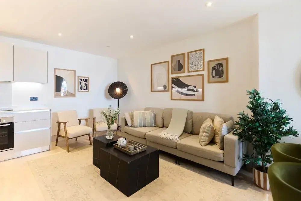 The South Wimbledon Escape - Lovely 3bdr With Balcony