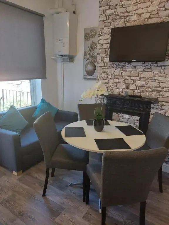 Hilltop Place Suites Flat Above 250