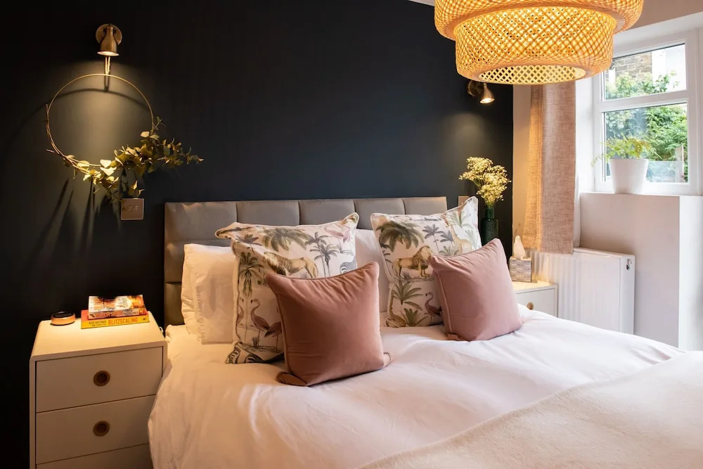 Bright And Stylish 1 Bedroom Flat With Terrace