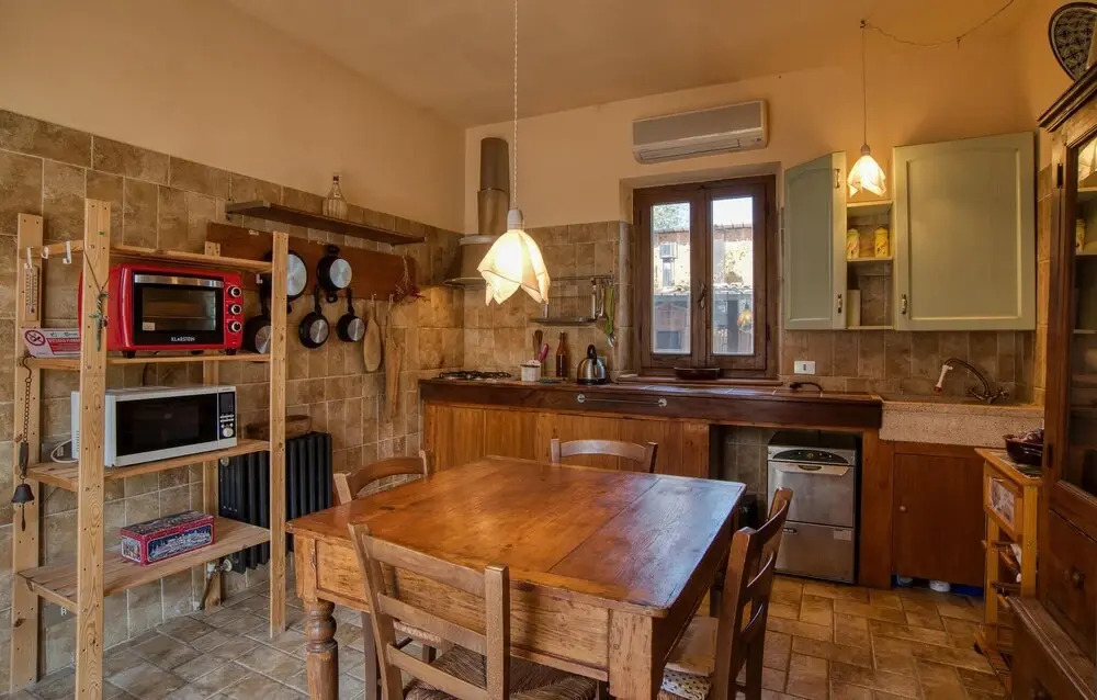 1 Bedroom Cozy Home In Montegiovi