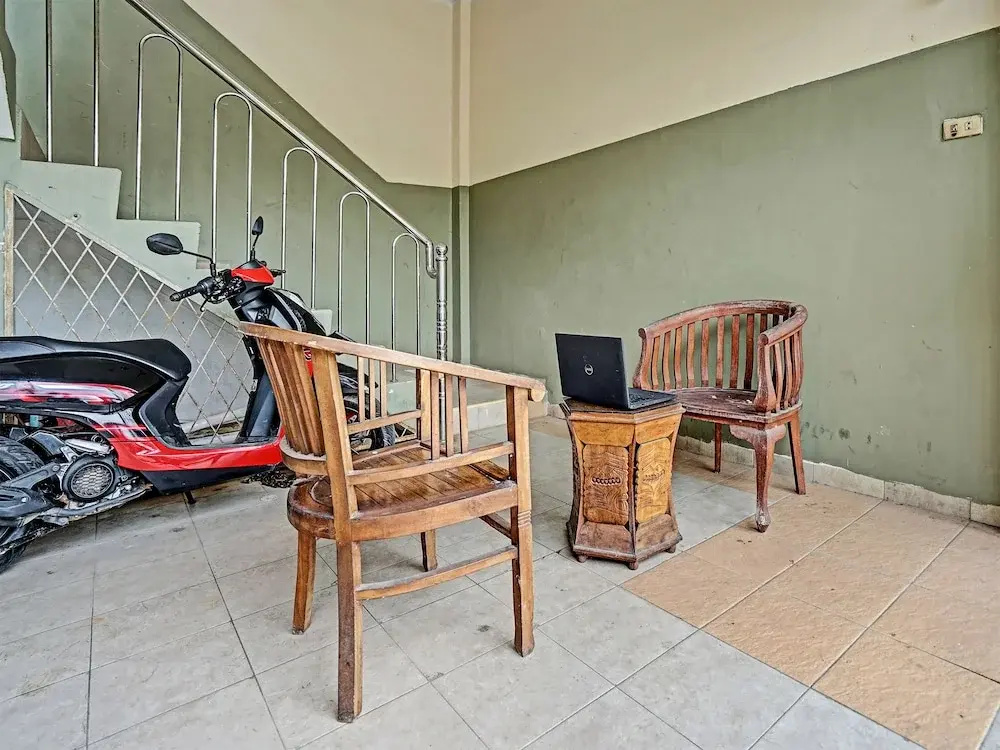 OYO Life 91873 Nugraha Kost