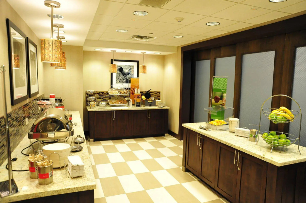 Hampton Inn and Suites Robbinsville