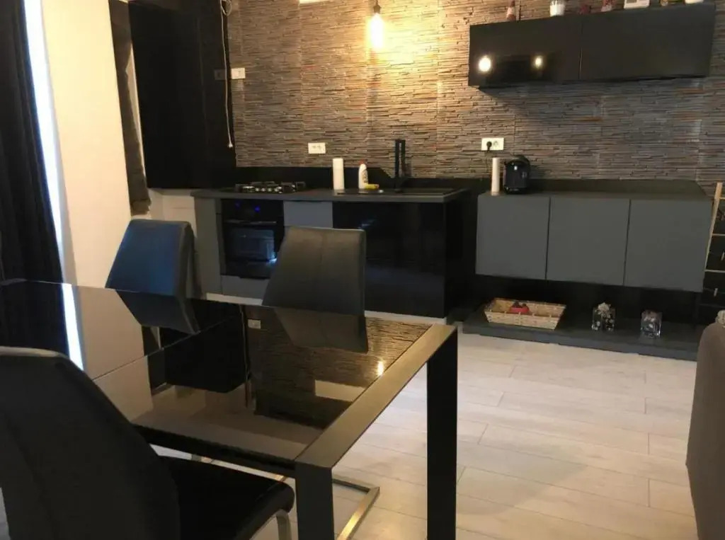 LUXURY APARTMENT III g