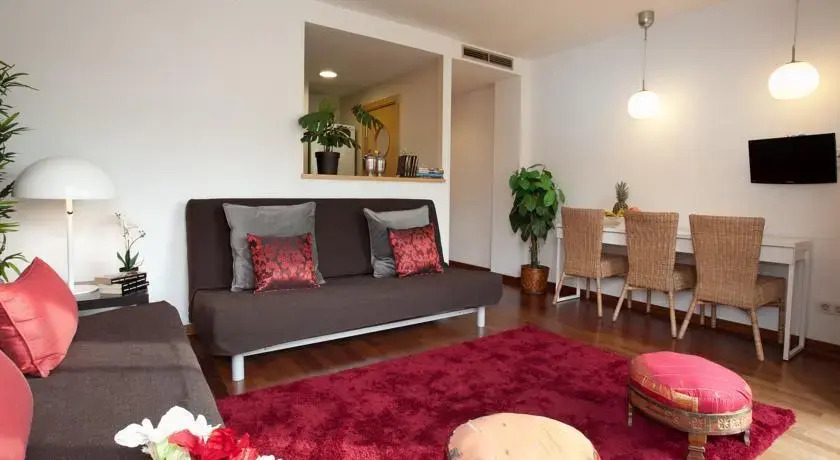 Enjoy Apartments Gaudir