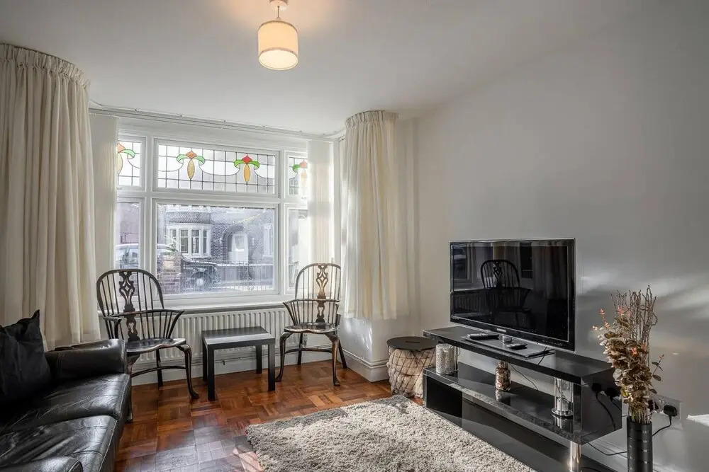 Beautiful Spacious Detached Home in Great Location