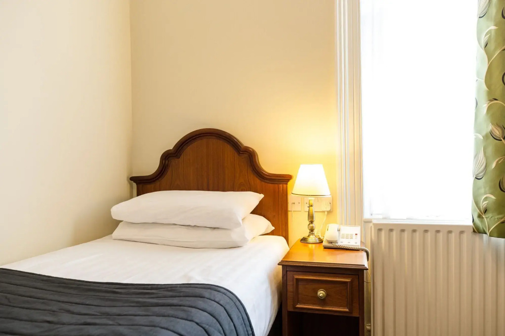 Kensington Gardens Hotel