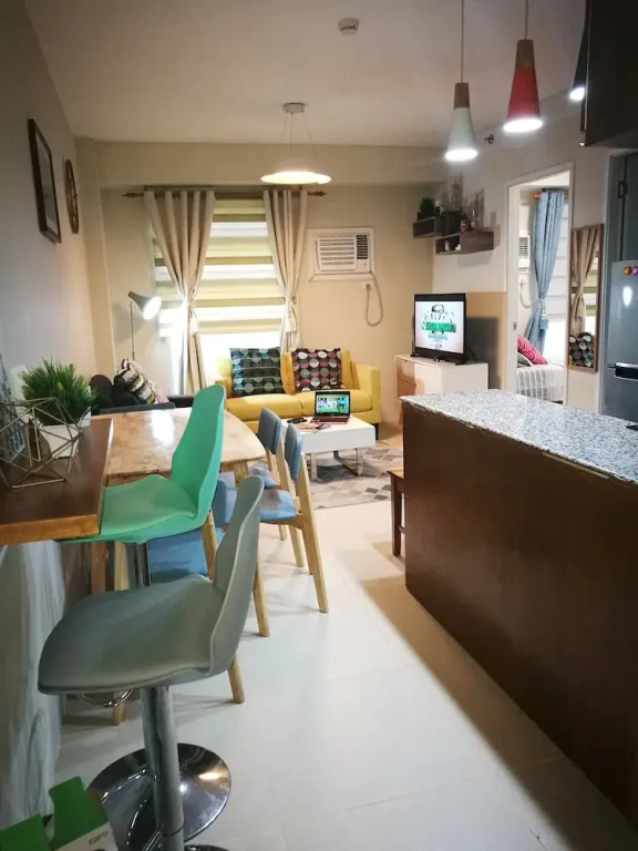Cozy Studio Unit near Manila Airport With Swimming Pool, Full Kitchen 7A