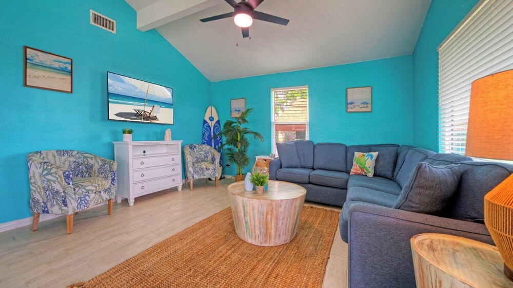Coastal Retreat w/ Pool, BBQ & Sunset Views Beers and Sunshine by Avantstay