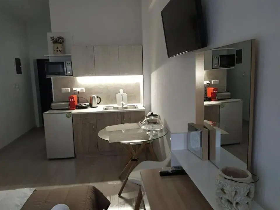 Brilliant Deluxe Studio