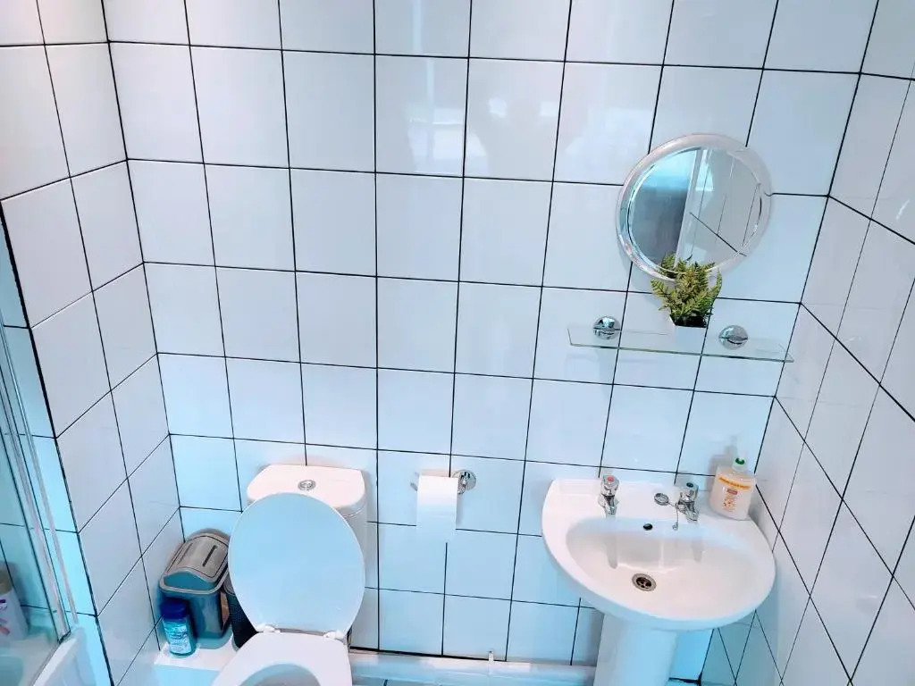 Crystal Suite 4 - Private Parking - Metro