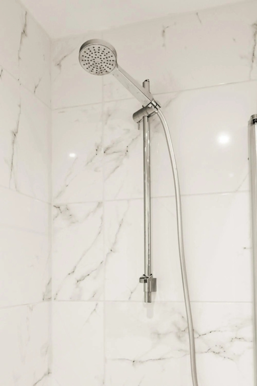 50 PERCENT OFF -Monthly & Weekly Stays Perfect for Relocations, Business, Families and Leisure! Book today at Premium Executive Serviced Apartments- 2 Bed Apt