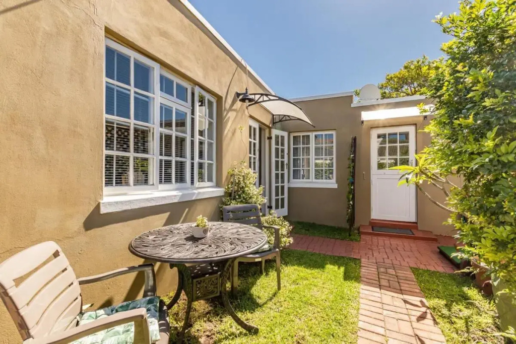 Suburban bliss with Wifi and plunge pool