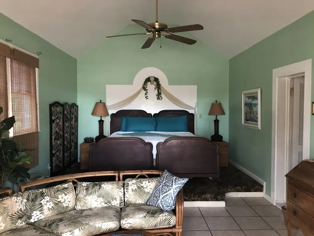 Sea Breeze Manor Inn