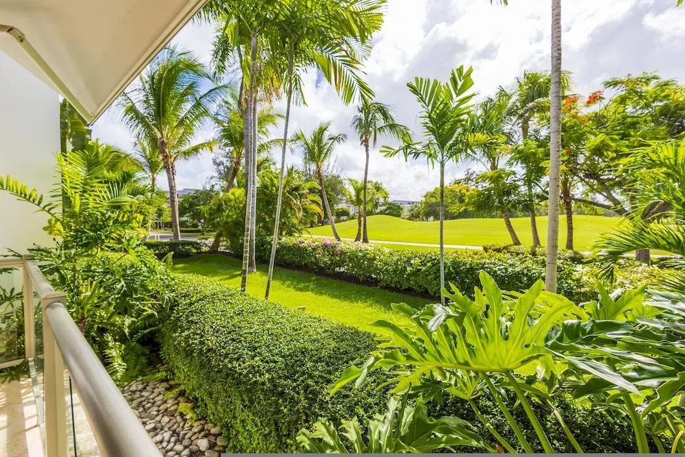 Villa Desiree 5BR Cocotal Luxury Villa Pool Maid