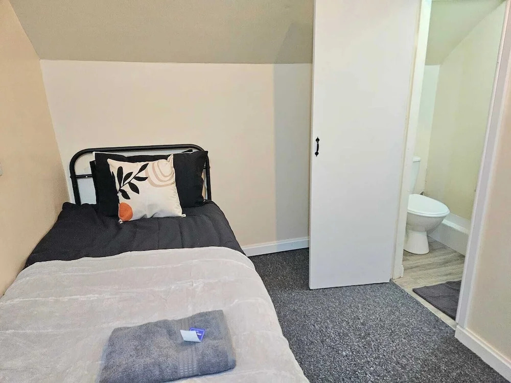 Spacious,luxury, Near City Center, Free Parking