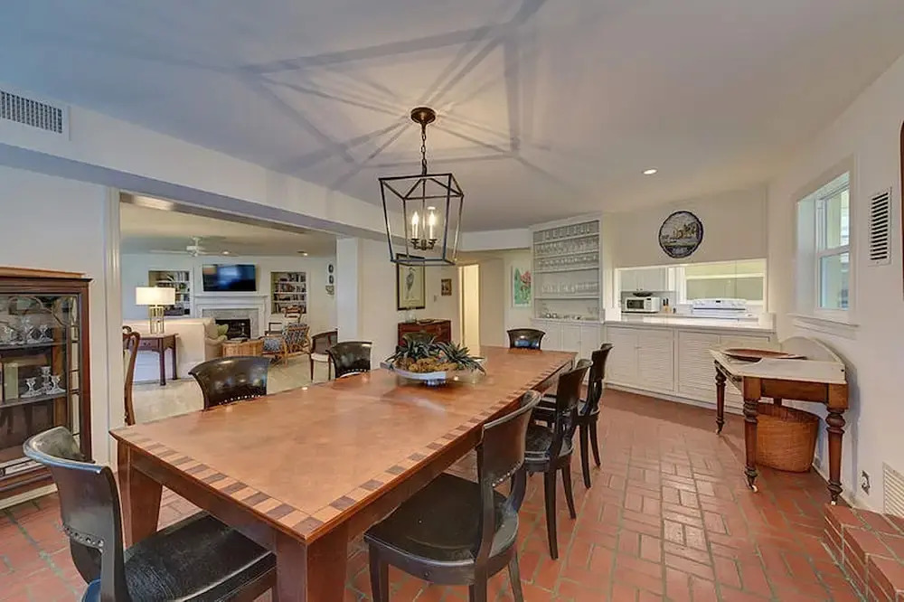 233 Cedar Street by Hodnett Cooper