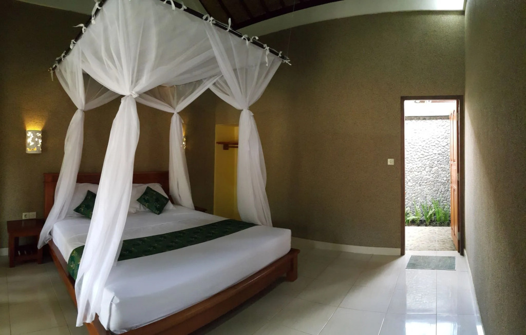 Mango Tree Inn
