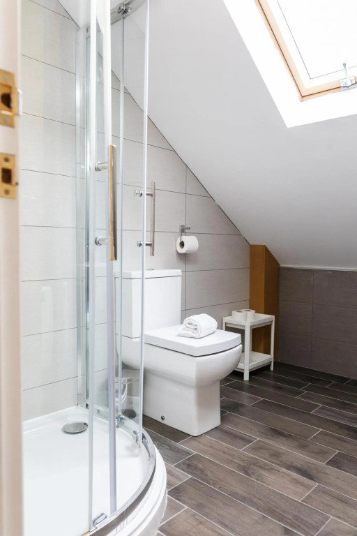 Lovely 2 Bedroom Apartment Near City Centre