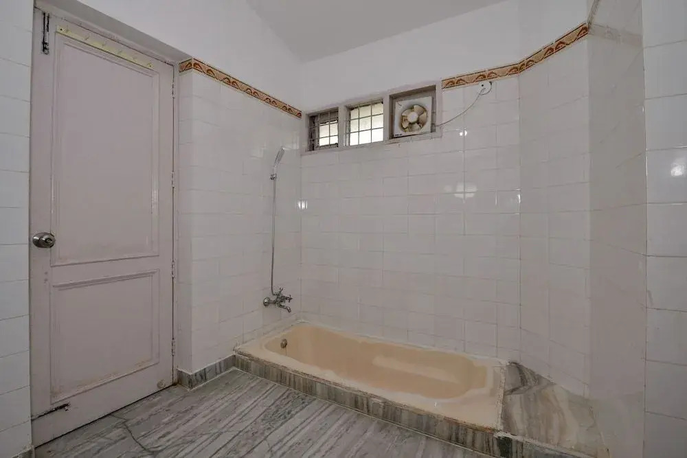 Oyo Home 16133 2Bhk Luxury Farmhouse