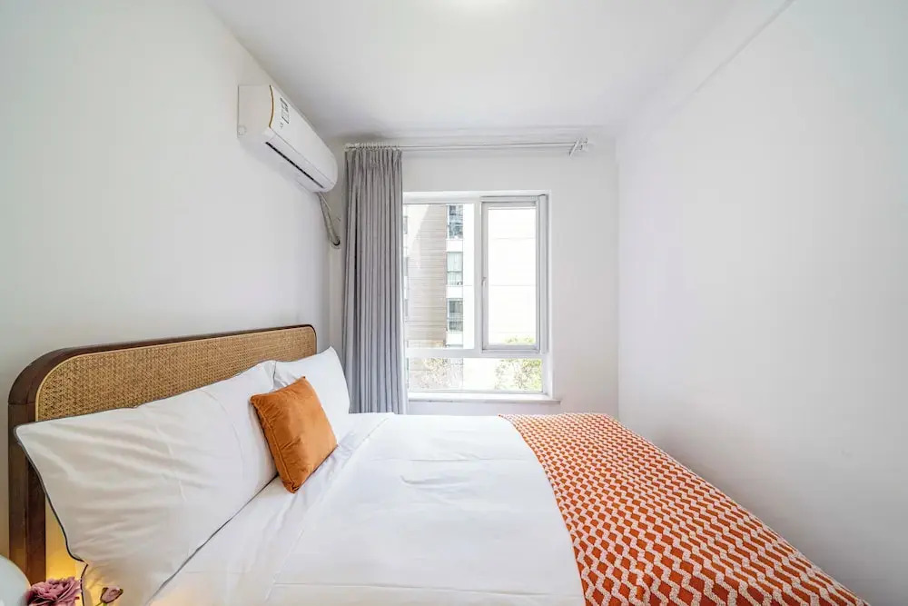 Tyms Bright 2BR 1BA Apt Xuhui Center