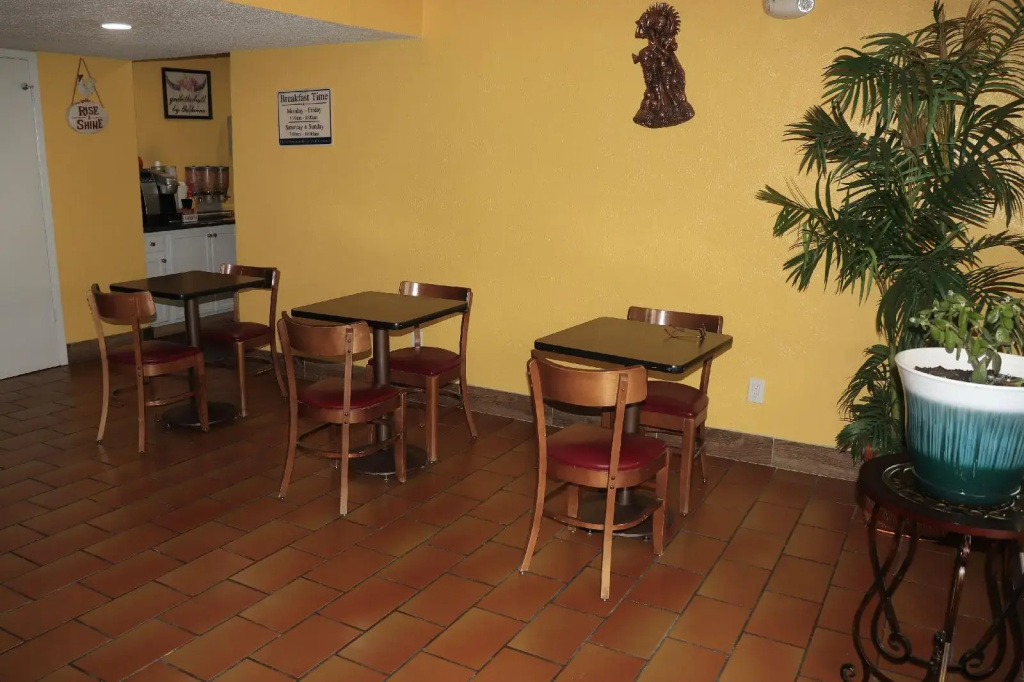 Chaparral Motel Hallettsville