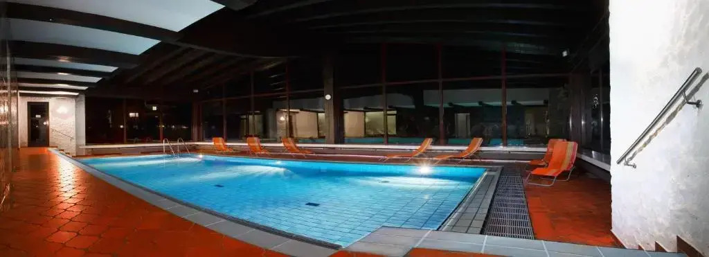 Post-Hotel