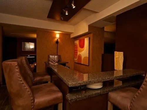 Mountain Side Hotel Whistler by Executive