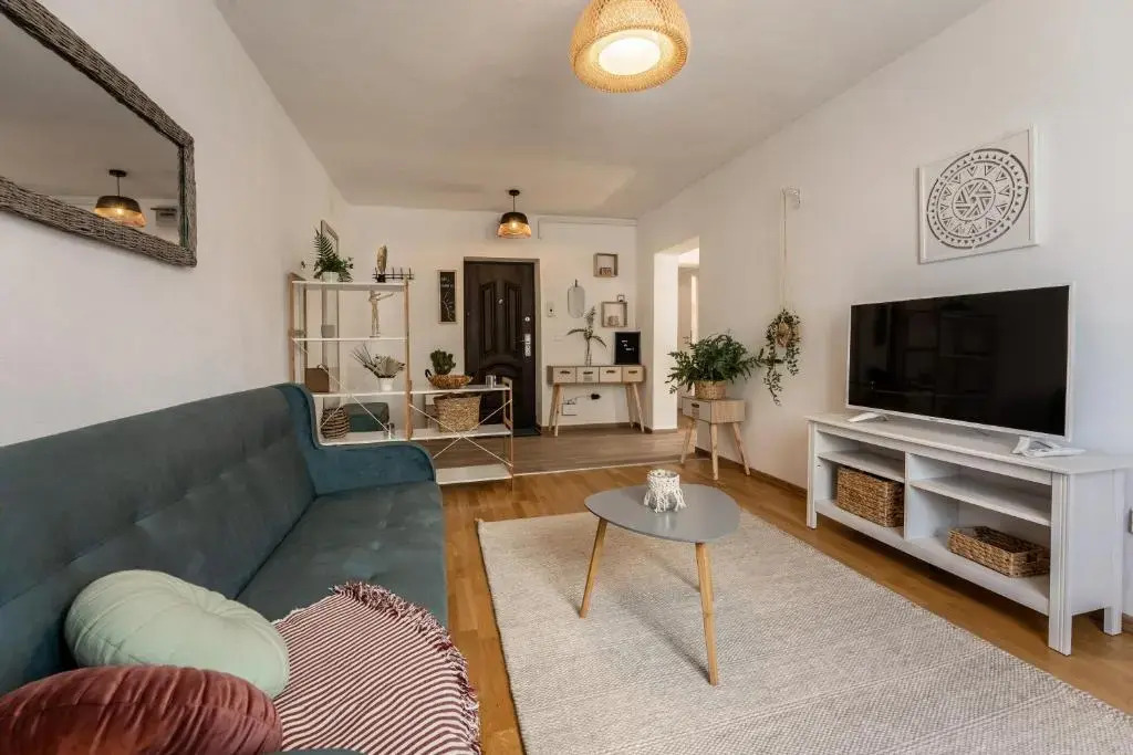 Daisy Apartment 11