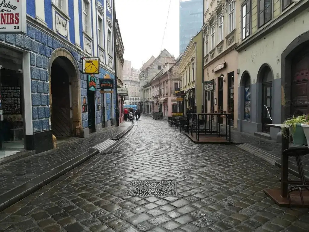 CENTER 23 - Old Town