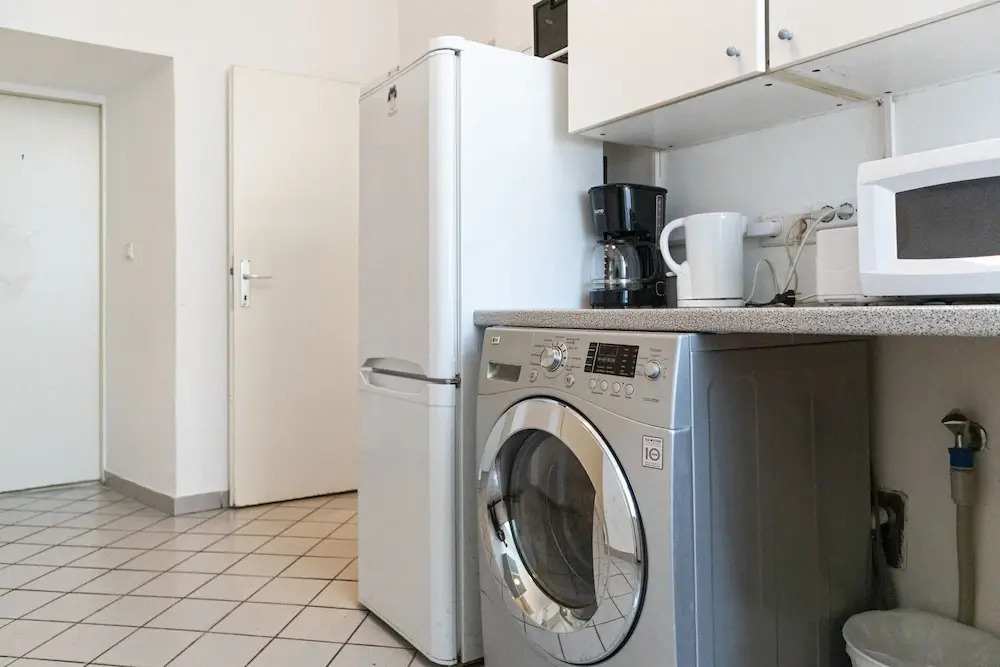 Central 3BR shared Apt. Near Rennweg
