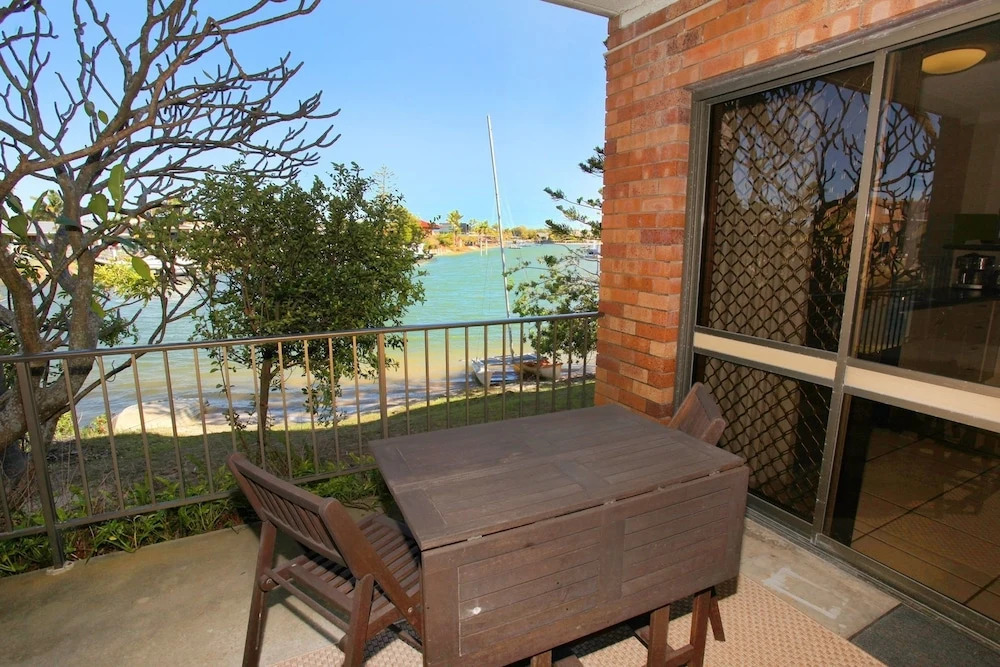 Anjuna, 2 bedroom apartment on canal