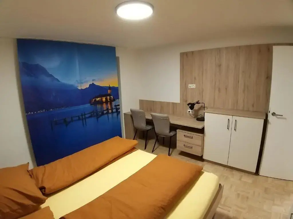 Modern Apartment, Full Kitchen, for 6