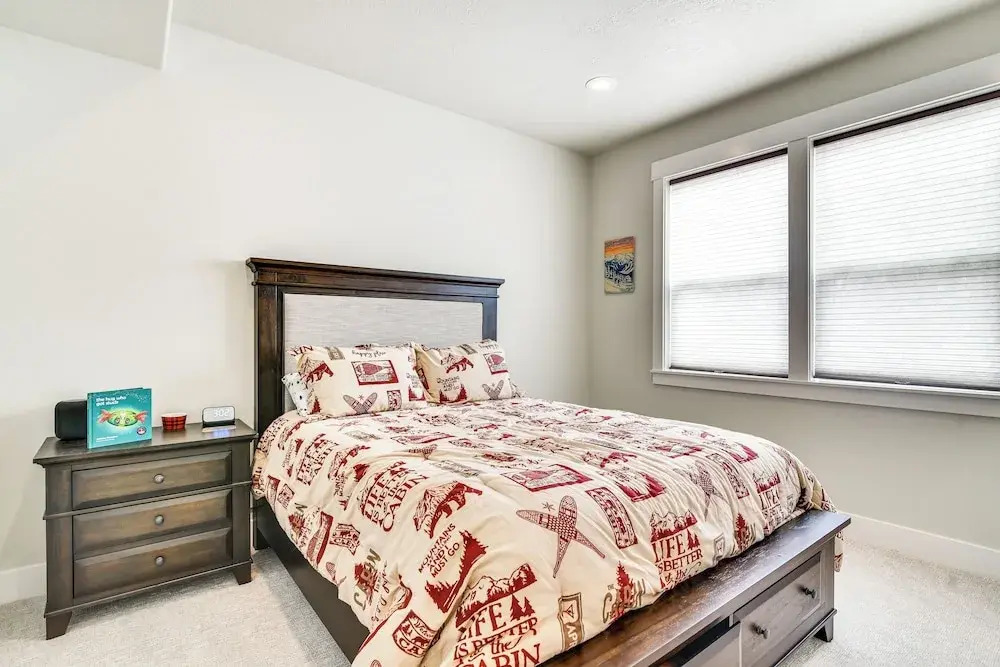 Government Camp Vacation Rental w/ Private Hot Tub