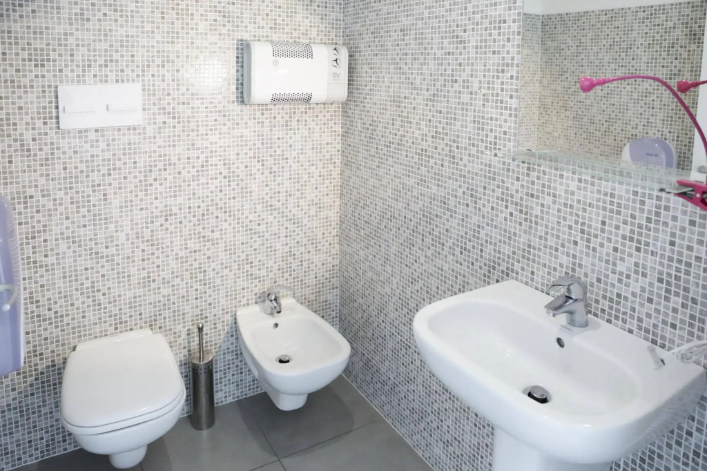 Meet Gardalake Hostel