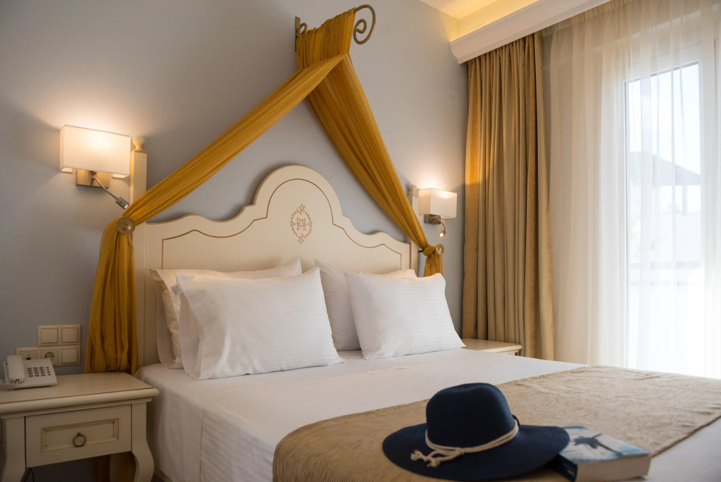 Отель Alexander Beach Hotel & Village Resort