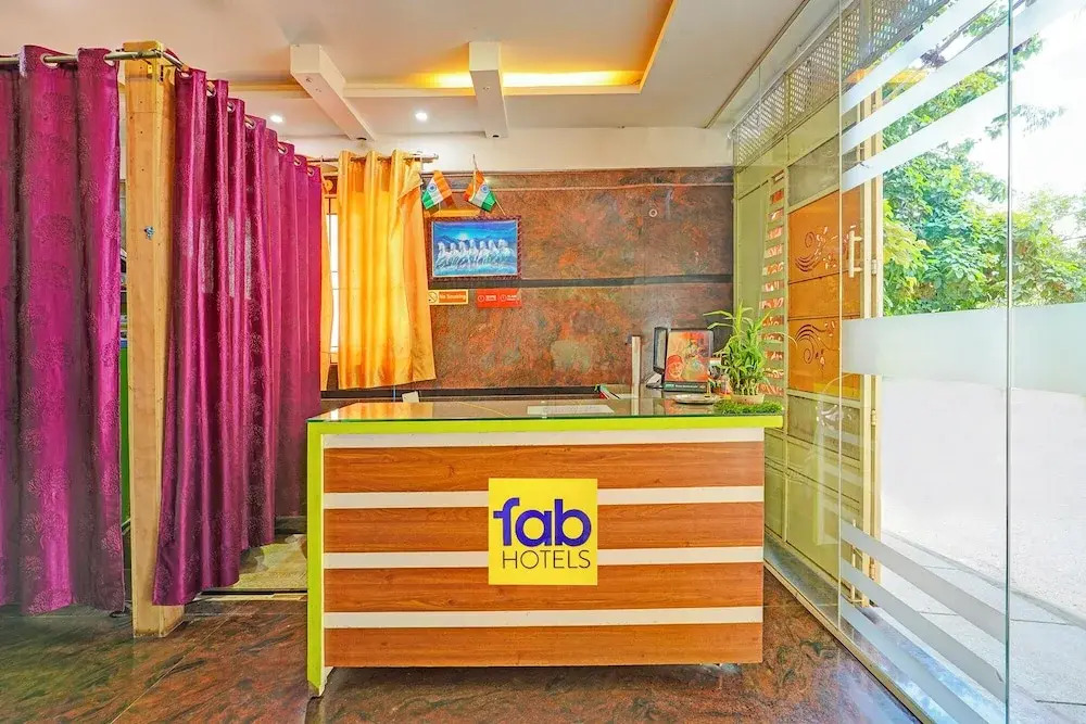 Fabhotel Slv Suites