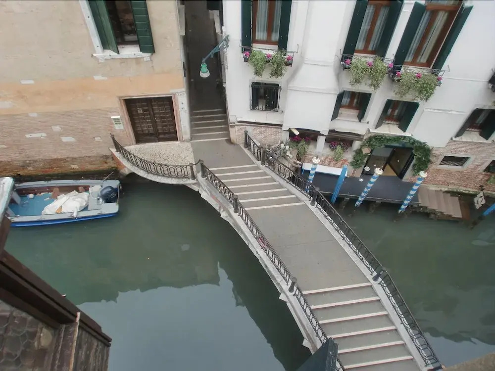Grimaldi Apartments - Ai Leoncini